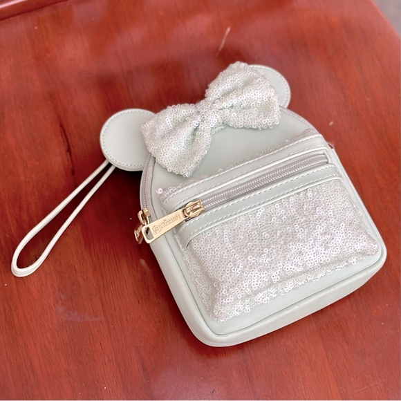 Disney Loungefly Minnie Mouse Sequin Wristlet - Mint Green Color - Picture 4 of 11